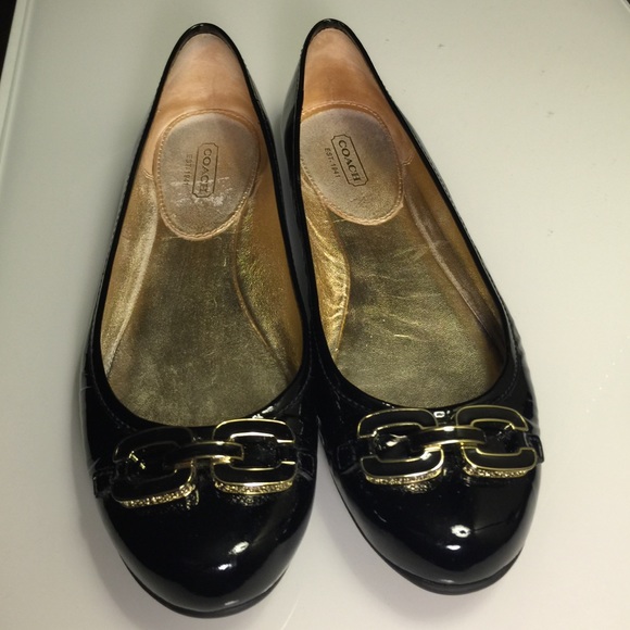 Coach - Picture 2 of 4